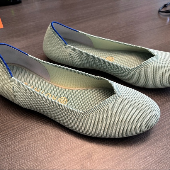 Pristine Rothy's Green Flats - Picture 9 of 12